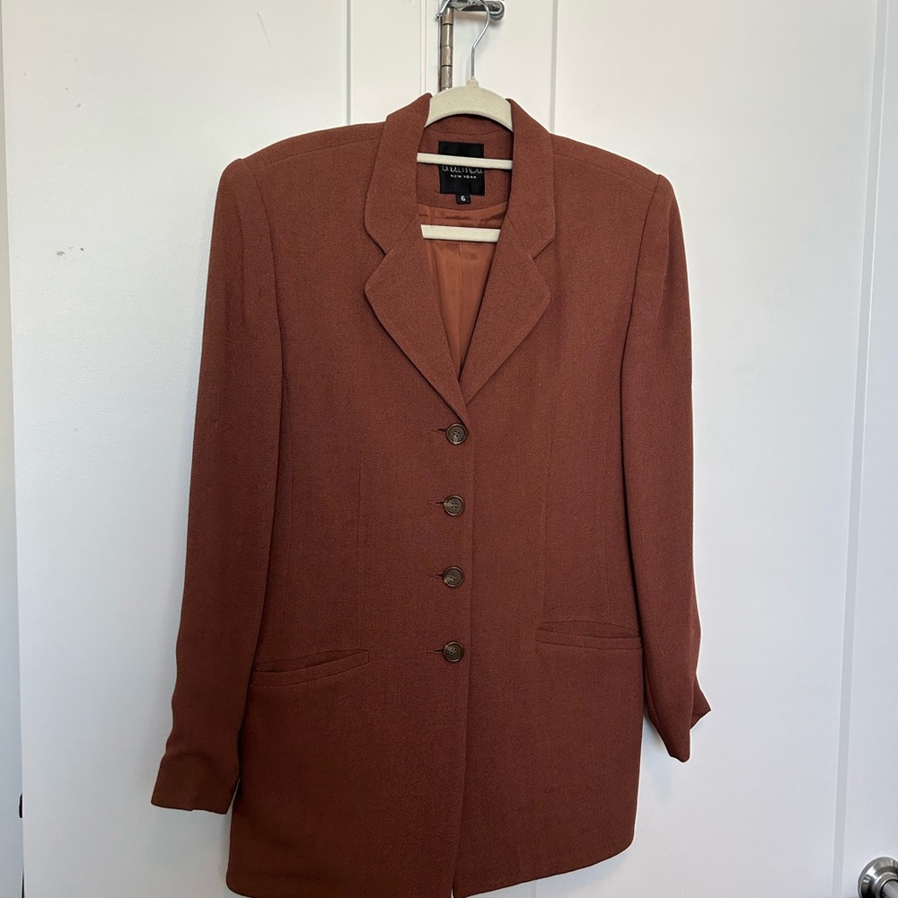 Chic Brown Women's suit size 2/4